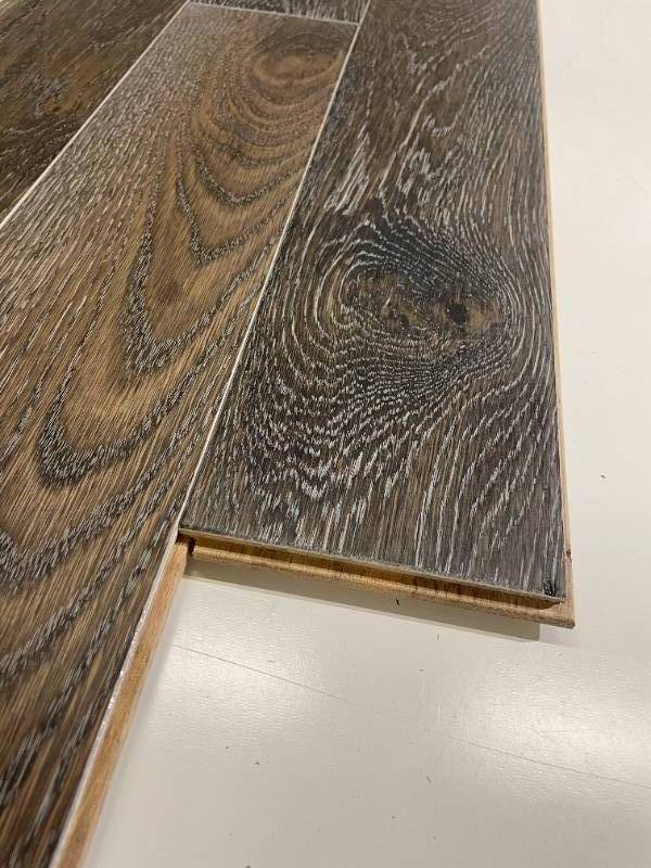415 SF Solid Oak Prefinished E2 Wire-brushed Flooring. EXTREMELY NICE Flooring WB