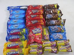 lot 206 image: (B-2) Assorted Pack of Cookies Past...