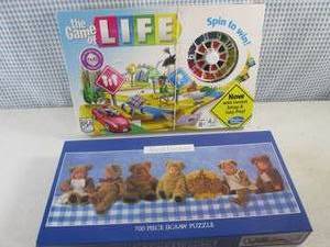 lot 292 image: (F-0) The Game of Life Board Game a...