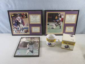 lot 307 image: (FS) Minnesota Vikings Collectables...