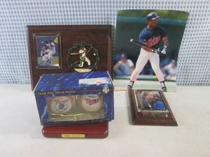 lot 312 image: (FS) Kirby Puckett Clock Plaque, 8x...