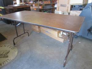 lot 321 image: (EW7) 5 Foot Folding Table...