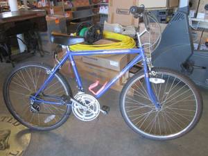 lot 323 image: (FD) Fuji Boulevard 26 10-Speed Bi...