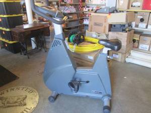 lot 324 image: (FS) Nautilua NB 300 Upright Exerci...