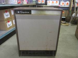 lot 343 image: (BS) Signature Heater - 27 H x 21...