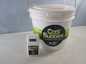 lot 7 image: (CSB) Cool Bubbles Insulated Bait S...