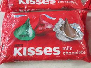 lot 15 image: (B-1) 4 Bags of Hersheys Kisses Pas...