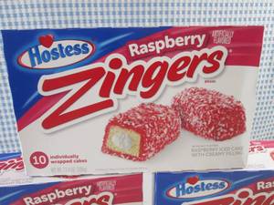 lot 64 image: (B-2) 3 Boxes Hostess Raspberry Zin...