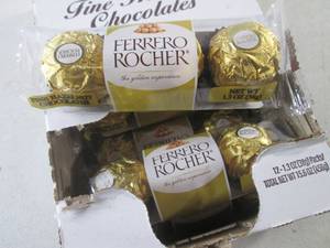 lot 71 image: (B-4) Box of 12 3pc Ferrero Rocher ...