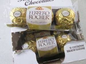 lot 72 image: (B-4) Box of 12 3pc Ferrero Rocher ...