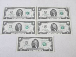 lot 131 image: (CNTR) 5 - $2 Bills in Sequential O...