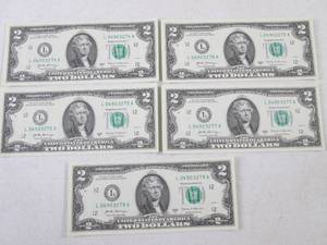 lot 133 image: (CNTR) 5 - $2 Bills in Sequential O...