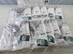 lot 146 image: (BS) 10 Nike Dri-Fit Girls Softball...