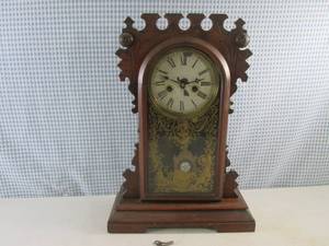 lot 152 image: (FS) Vintage Wood Clock with Key 18...