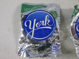 lot 183 image: (B-3) 20 York Peppermint Patties Pa...