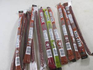 lot 200 image: (B-3) 13 Old Trapper Deli Style Bee...