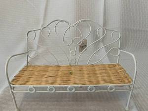 Doll Bench with 3 Dolls