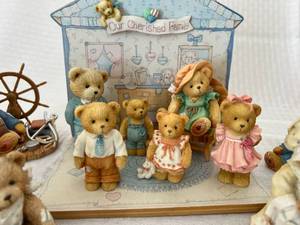 18 Cherished Teddies Lot