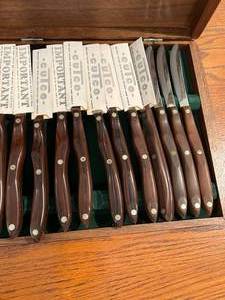 Cutco Carving Steak Knife Set in Case