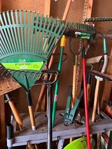 Outdoor Tools with Plastic Caddy