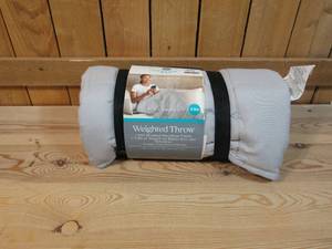 lot 35 image: Comfort Bay - Weighted Throw