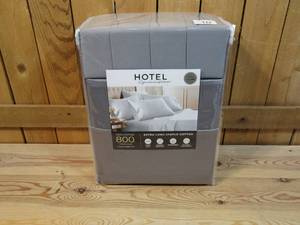 lot 10 image: Hotel Signature Sateen - 800 Thread Count - 100% Cotton - 7 Piece Split Cal. King Sheet Set