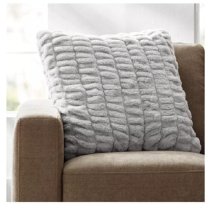 lot 47 image: Set of Two MEMBERS MARK LUXURY FAUX FUR PILLOW 22 in x 22 in - Silver Ruched