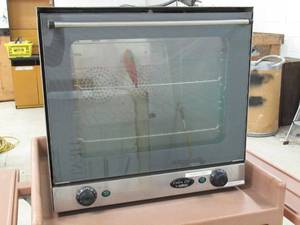 Cadco OV-400 Countertop Convection Oven 220