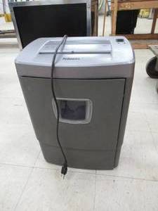 Fellows Dm65C Paper Shredder