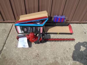 Craftsman 110 volt hedge trimmer. Tested & works. As shown.
