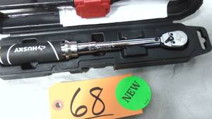 lot 68 image: Husky  40 in.lbs. to 200 in.lbs. 14 in. Drive Torque Wrench