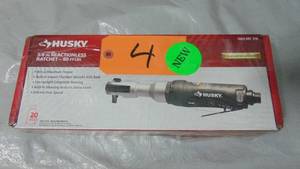 lot 4 image: Husky 38 in. Reaction-Less Ratchet, Wrench 80 ft.lbs, H4120