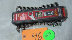 lot 46 image: Husky  Stubby Ratcheting SAEMM Combination Wrench Set (10-Piece)