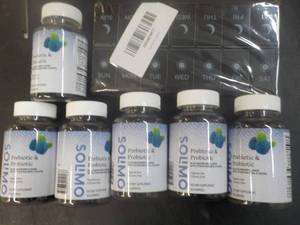 lot 33 image: 6 - 50 ct Solimo Gummies exp 08202...
