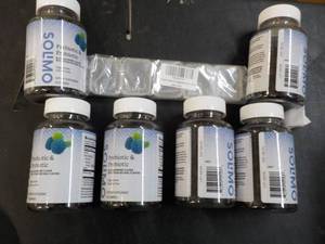 lot 34 image: 6 - 50 ct Solimo Gummies exp 08202...