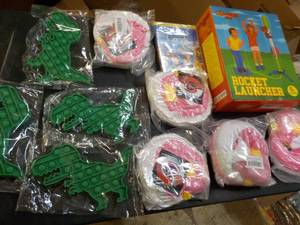 lot 47 image: Toys...