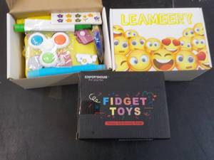 lot 54 image: 2 Leameery and Fidget Toys...