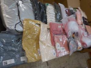 lot 60 image: New Clothes and Accessories mixtur...