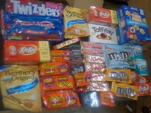 lot 170 image: Tiger Paws Jumbo Snaz, Gum and Cand...