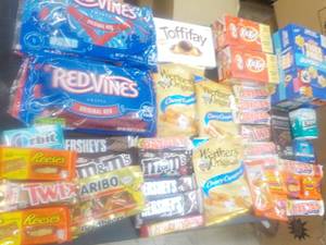 lot 171 image: Tiger Paws Jumbo Snaz, Gum and Cand...