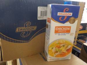 lot 288 image: 12 - 32 oz Swanson Chicken Broth b...