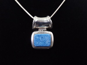 .925 Sterling Silver Sodalite Cabochon Pendant Necklace