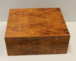 lot 55 image: Humidor Solid Wood Cigar With Humidifier And Divider