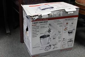 lot 43 image: 7 Quart Stand Mixer Cuisinart Brand