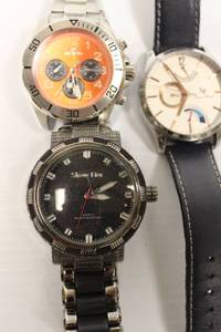 lot 35 image: 3 Mens Watches