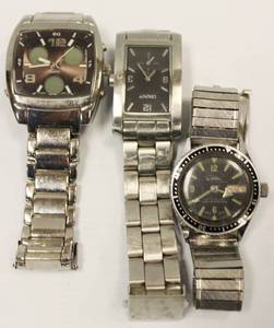 lot 39 image: Lot Of 3 Mens Watches