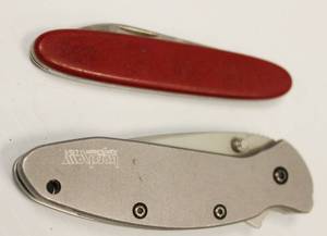 lot 52 image: 2 Pocket Knives Lot