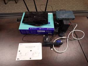 lot 249 image: WiFI Router