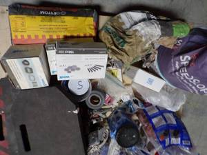 lot 25 image: Pallet of Cementingans Tile Materials with Tools