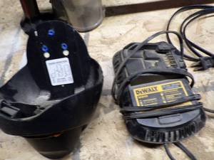 lot 41 image: Cordless Vacuum and Alarm Clock